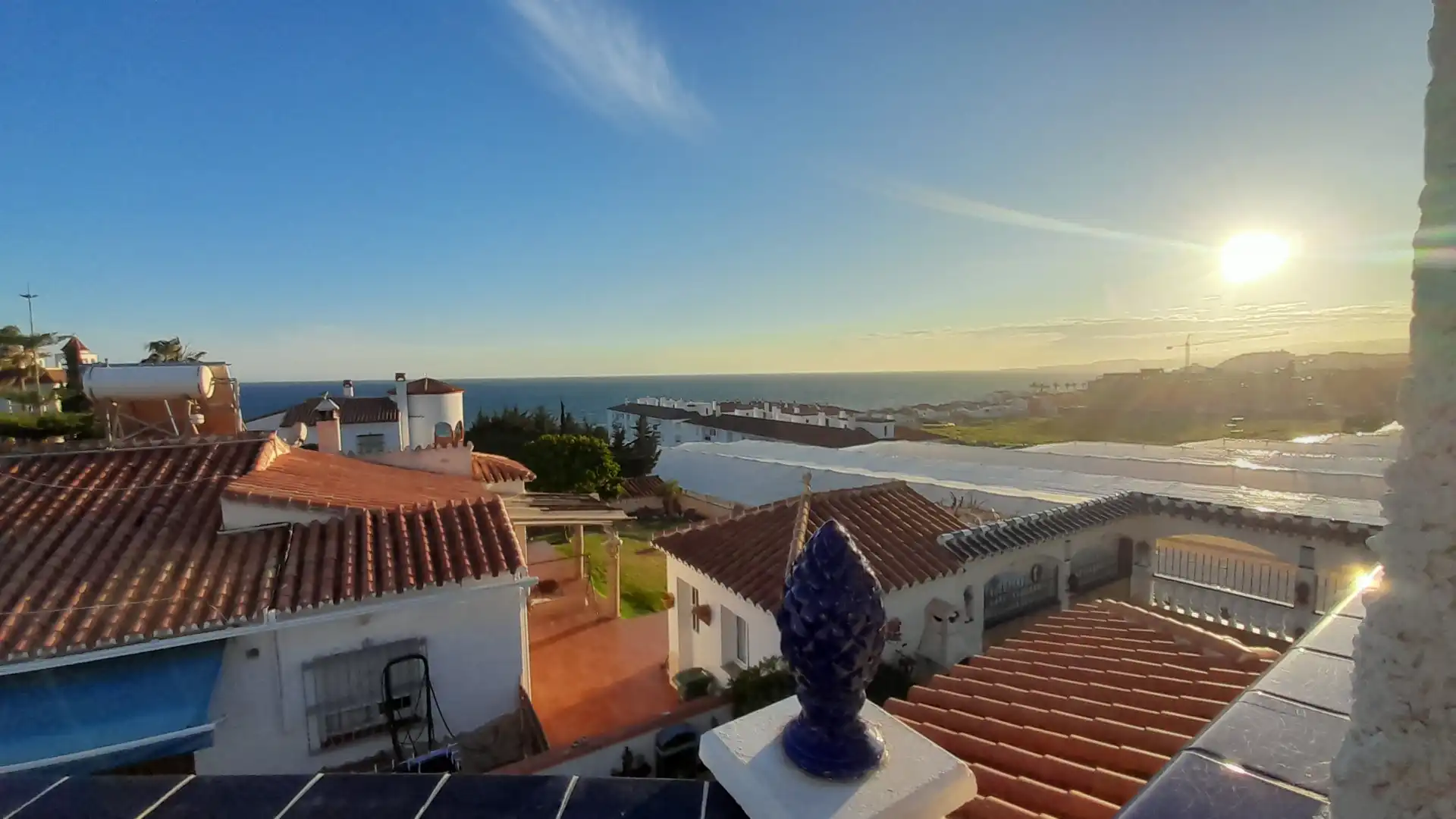 Vista exterior de Casa o xalet en venda en Vélez-Málaga amb Aire condicionat, Calefacció i Jardí privat
