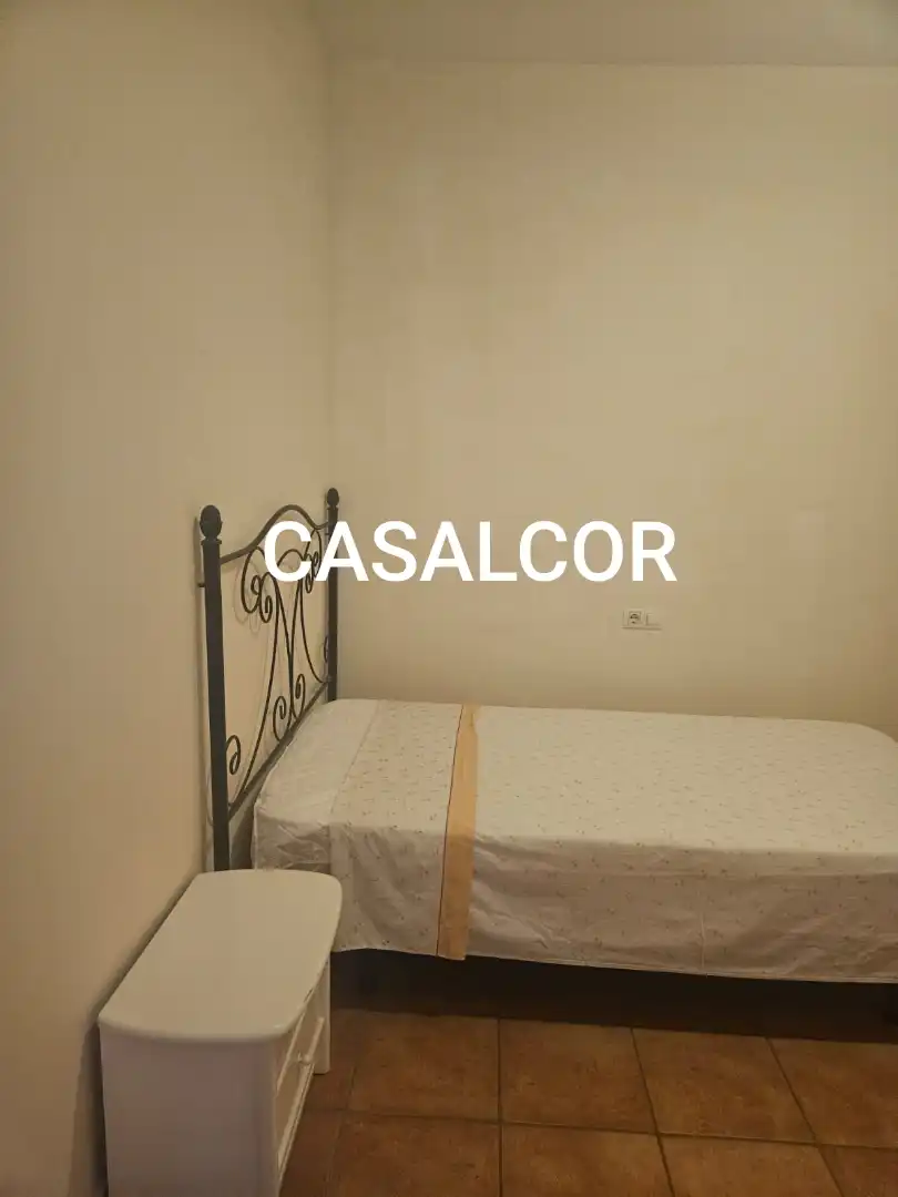 Habitación de Casa adosada de alquiler en Mairena del Alcor con Aire acondicionado, Amueblado y Horno