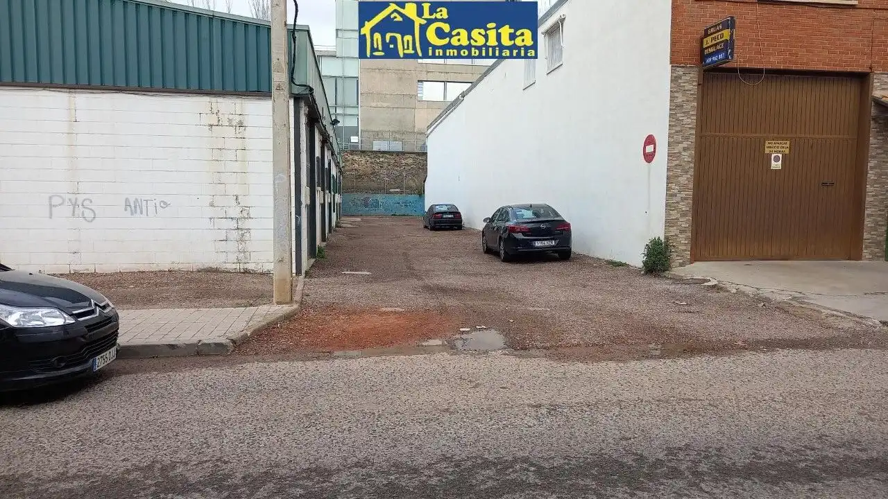 Industrial building for sale in Calle Socuéllamos, imagen 3