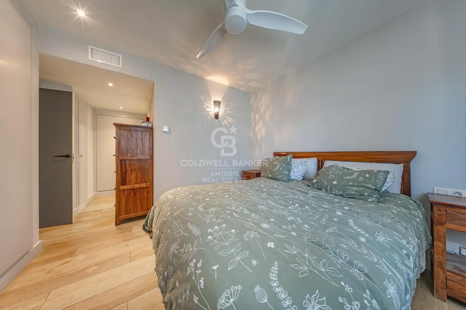 Bedroom of Attic for sale in Badalona  with Air Conditioner, Heating and Terrace