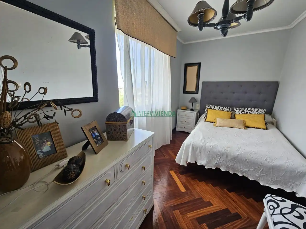 Habitación de Casa o chalet en venta en Vigo  con Calefacción, Jardín privado y Terraza