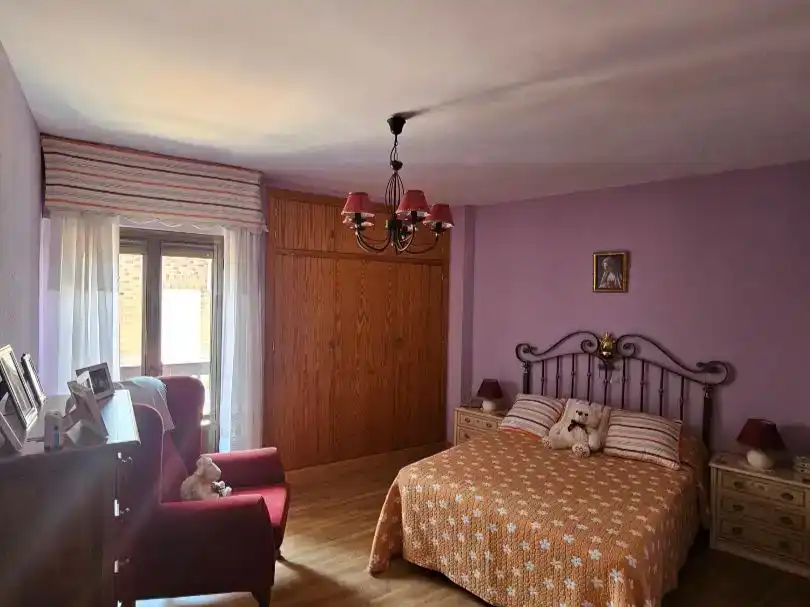 Dormitori de Pis en venda en Galisteo amb Aire condicionat, Parquet i Moblat