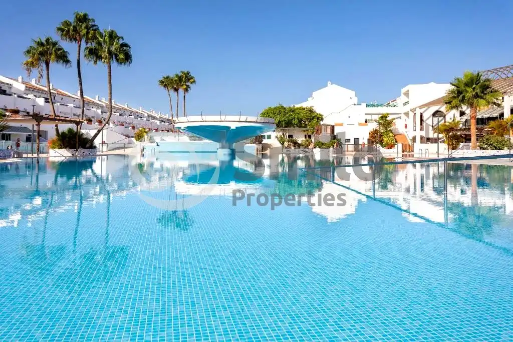 Swimming pool of Ground floor for sale in Arona  with Furnished and Community pool