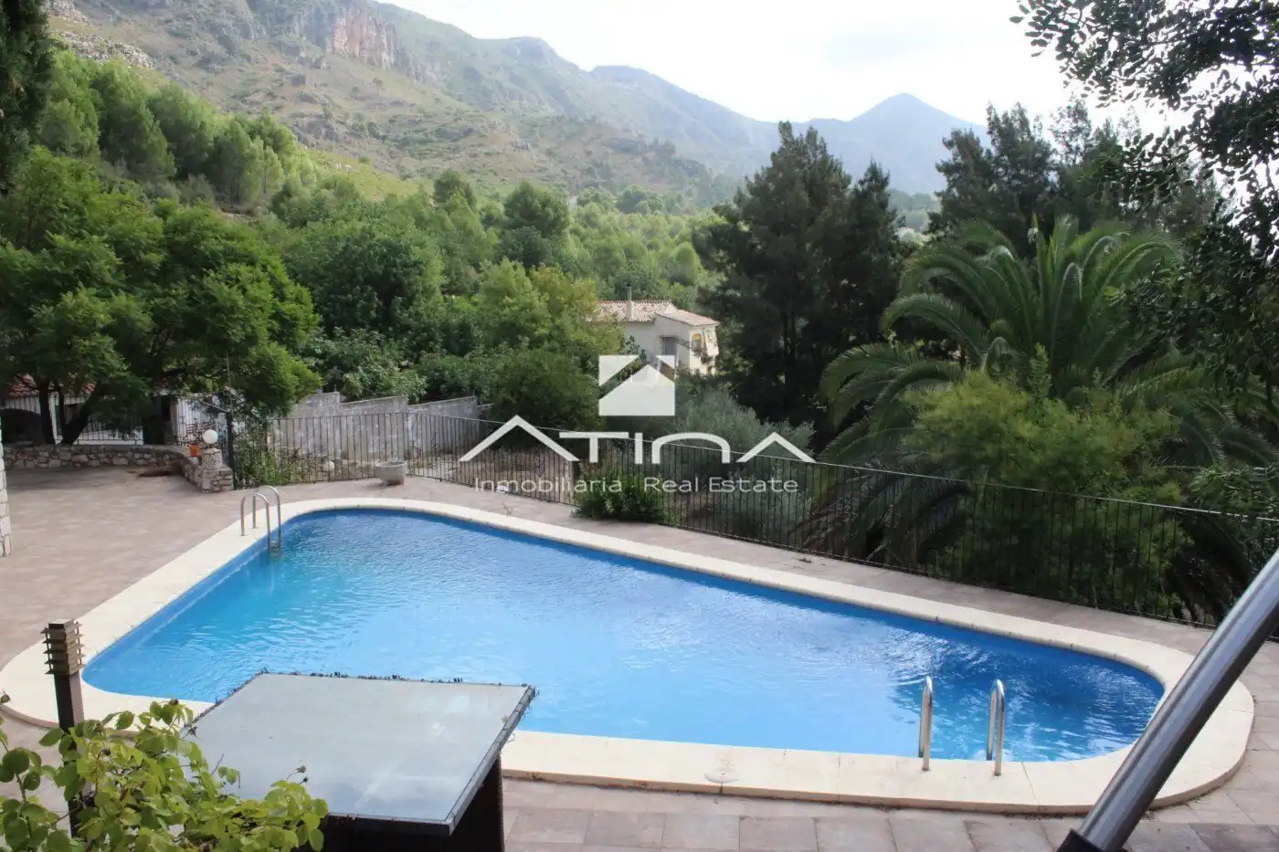Detached house with pool for sale in Barx