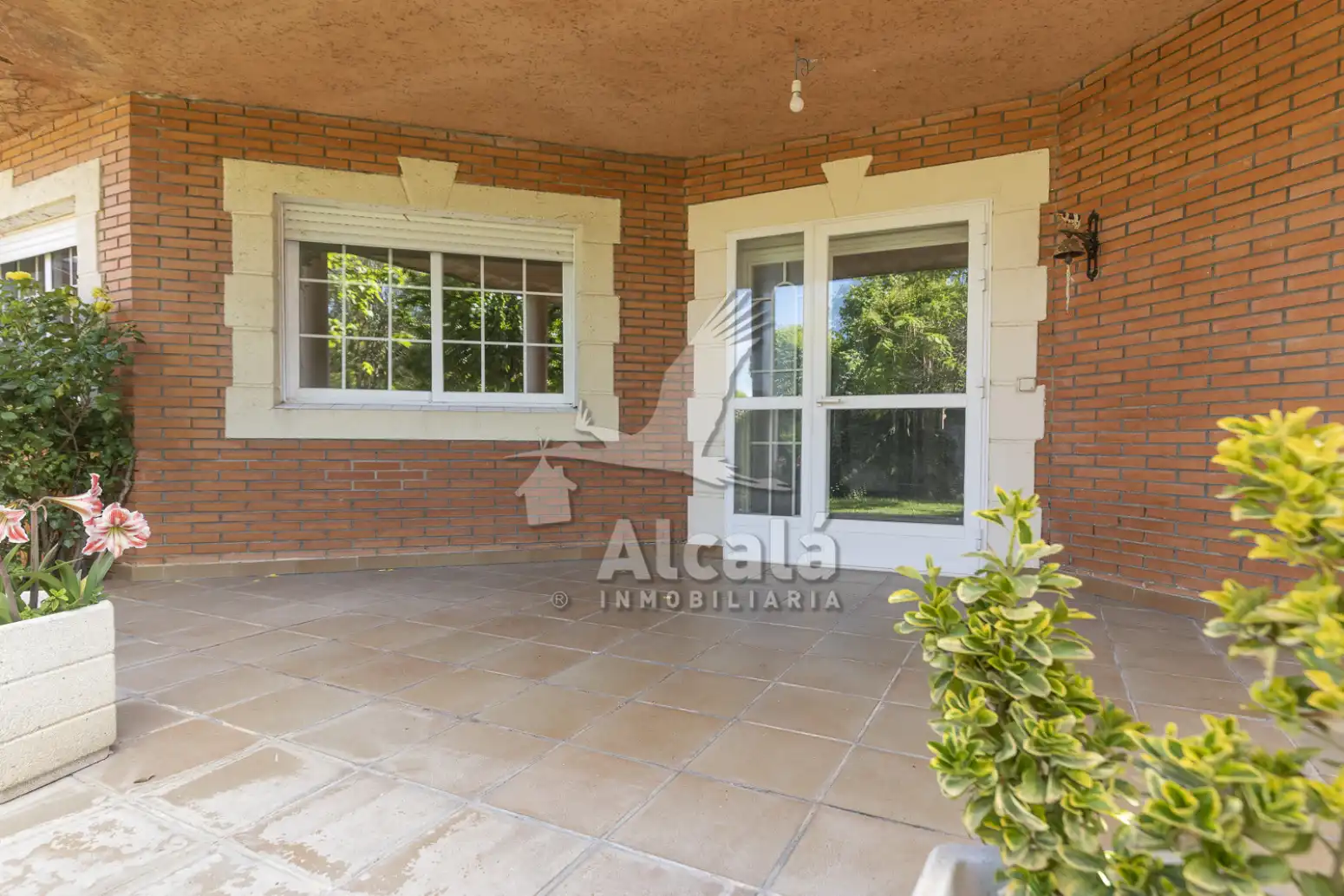 Jardín de Casa adosada en venta en Villalbilla con Aire acondicionado, Calefacción y Parquet