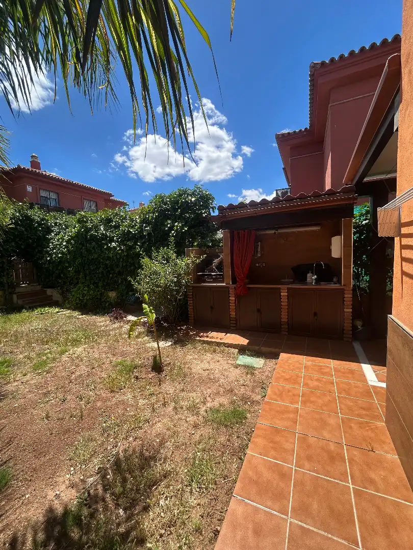 Garten von Einfamilien-Reihenhaus zum Verkauf in Alhaurín de la Torre mit Klimaanlage, Privatgarten und Terrasse