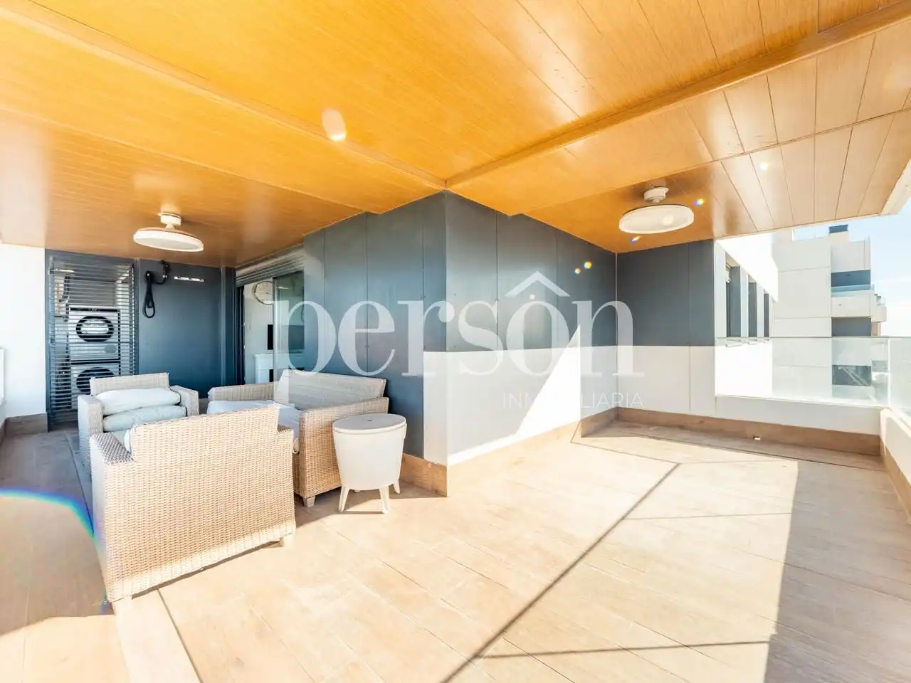 Terrasse von Wohnung zum Verkauf in Valencia mit Klimaanlage, Terrasse und Schwimmbad