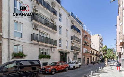 Vista exterior de Pis en venda en  Granada Capital amb Aire condicionat