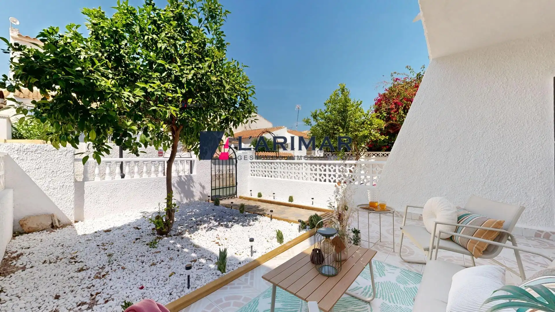 Jardín de Casa adosada en venta en Orihuela con Jardín privado, Terraza y Piscina comunitaria