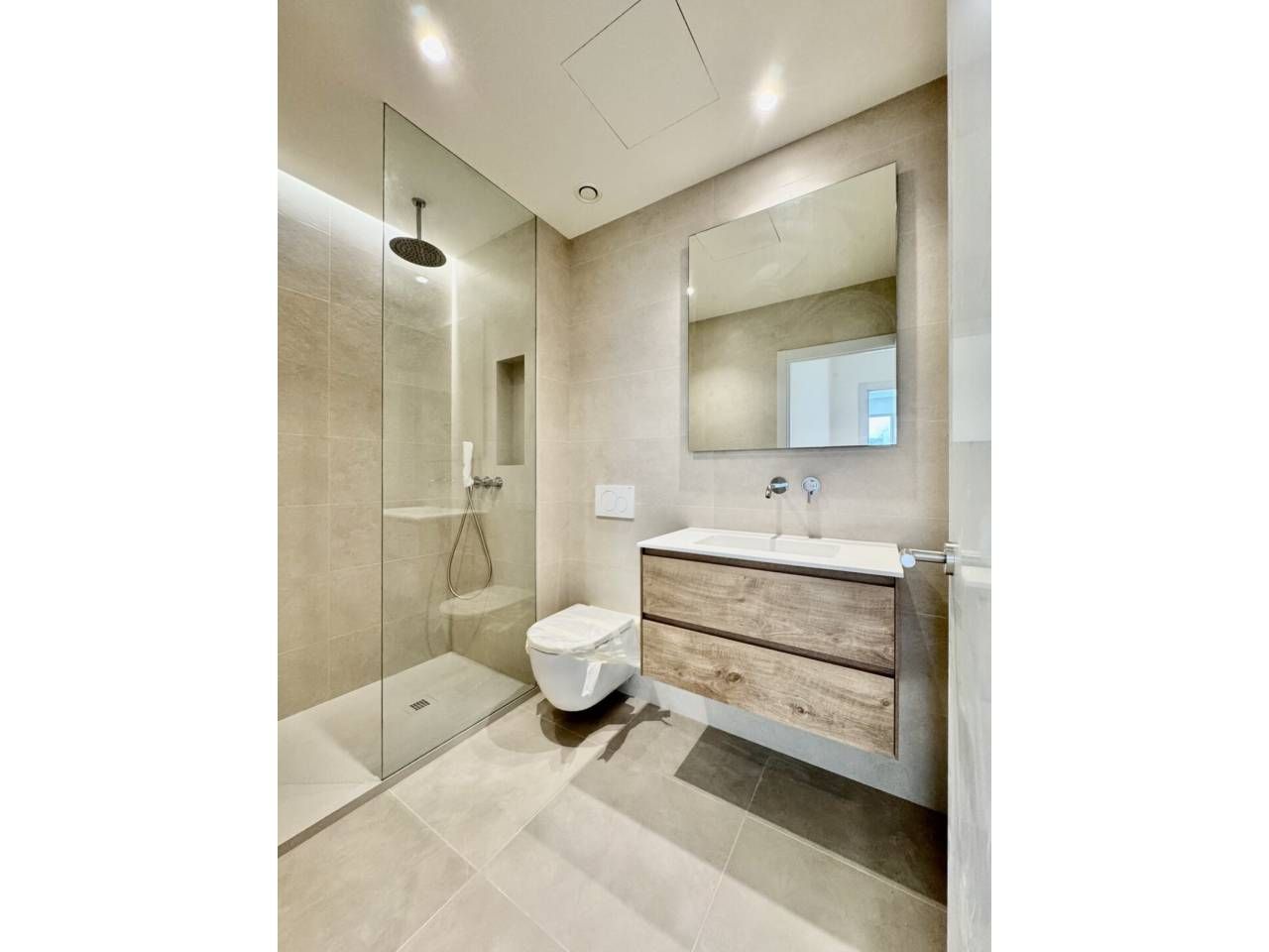 Bathroom of Flat for sale in  Palma de Mallorca  with Air Conditioner and Alarm