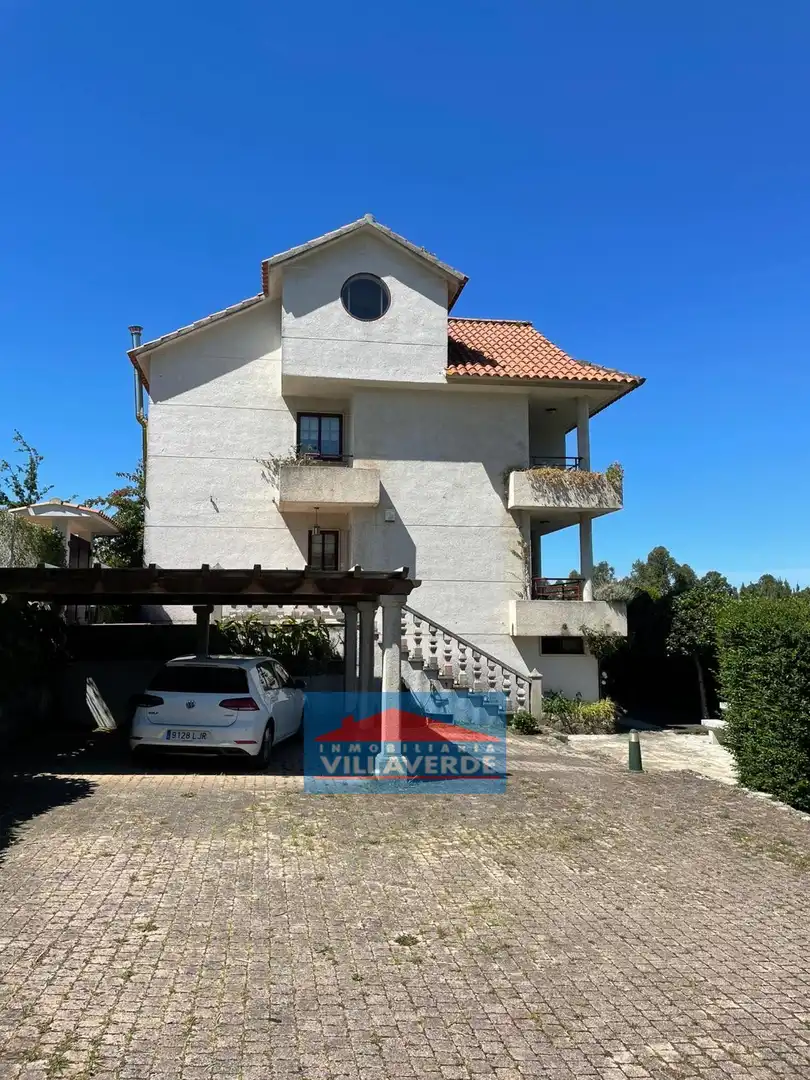Vista exterior de Casa o chalet en venta en Cangas  con Aire acondicionado, Terraza y Trastero