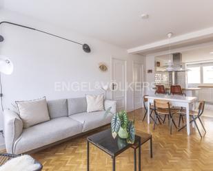 Living room of Apartment to rent in  Madrid Capital  with Air Conditioner, Heating and Parquet flooring