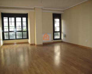 Bedroom of Apartment for sale in León Capital   with Heating and Parquet flooring