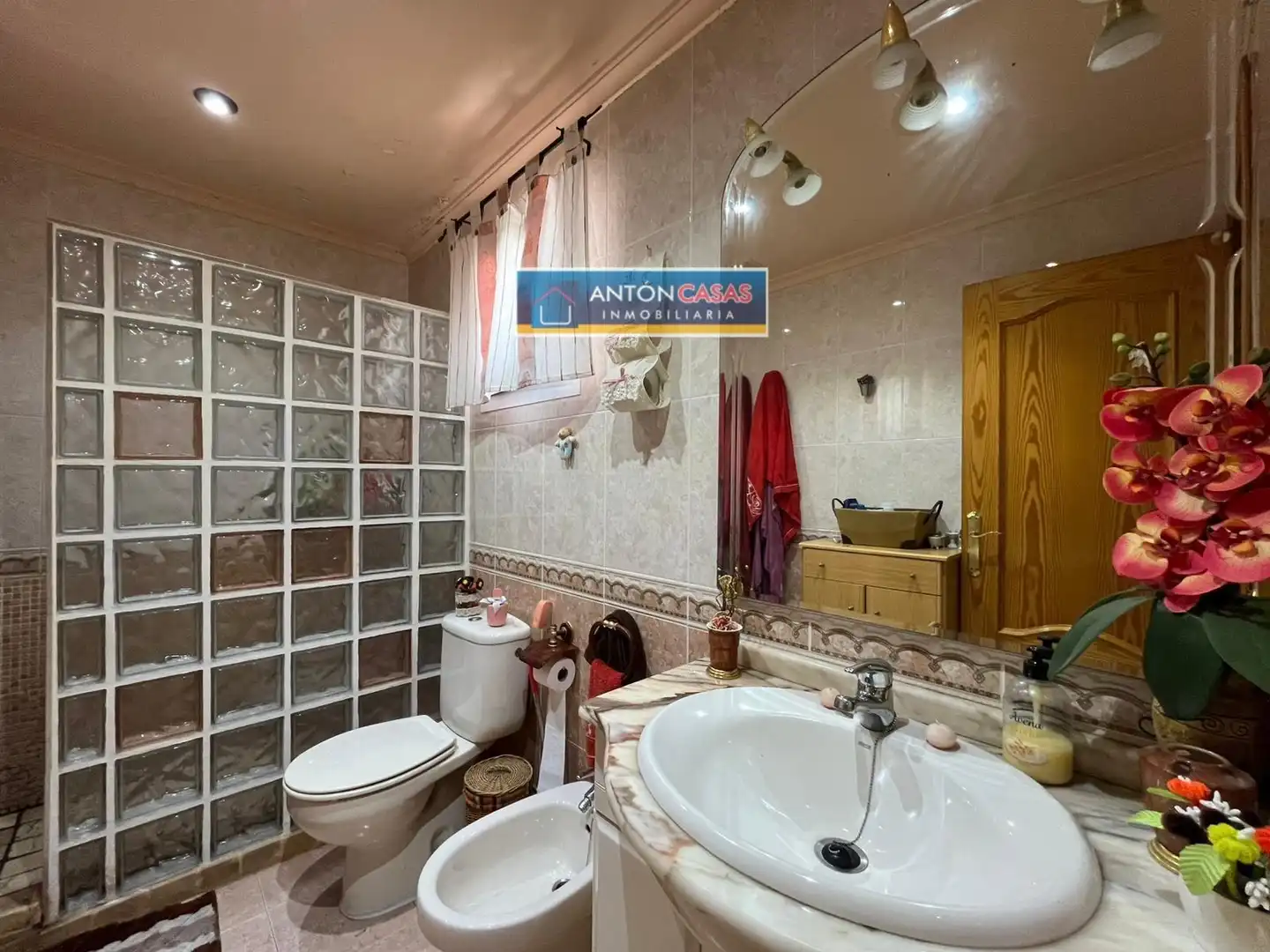 Baño de Piso en venta en Novelda con Aire acondicionado, Terraza y Trastero