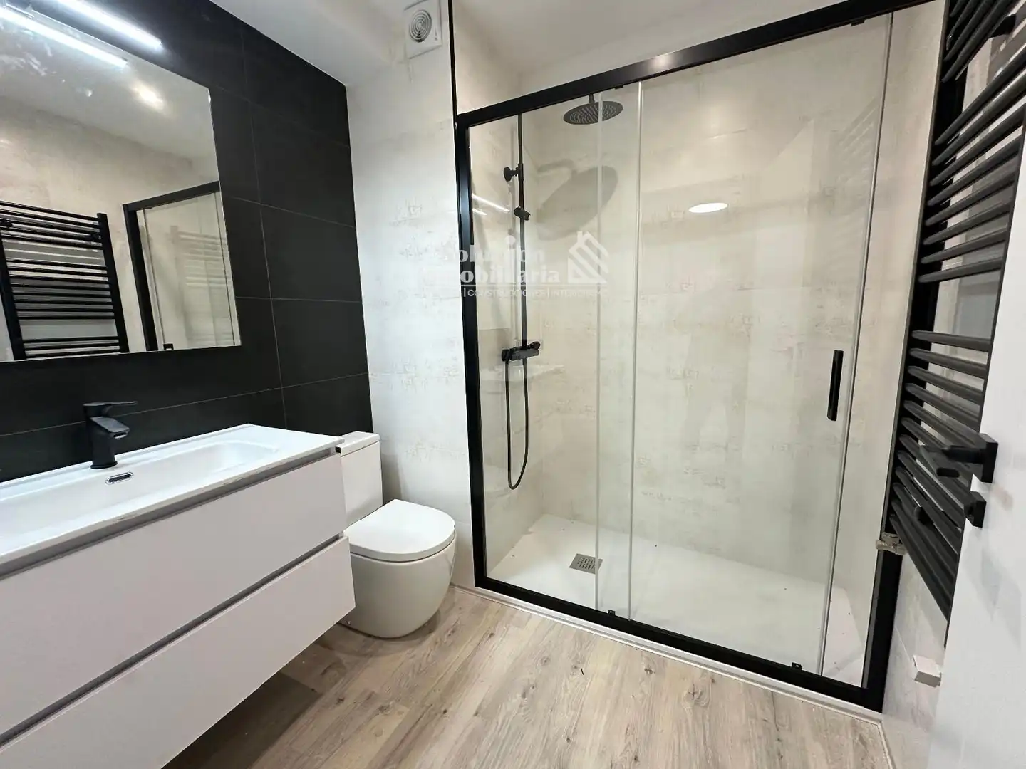 Badezimmer von Wohnung zur Miete in Salamanca mit Heizung, Terrasse und Möbliert