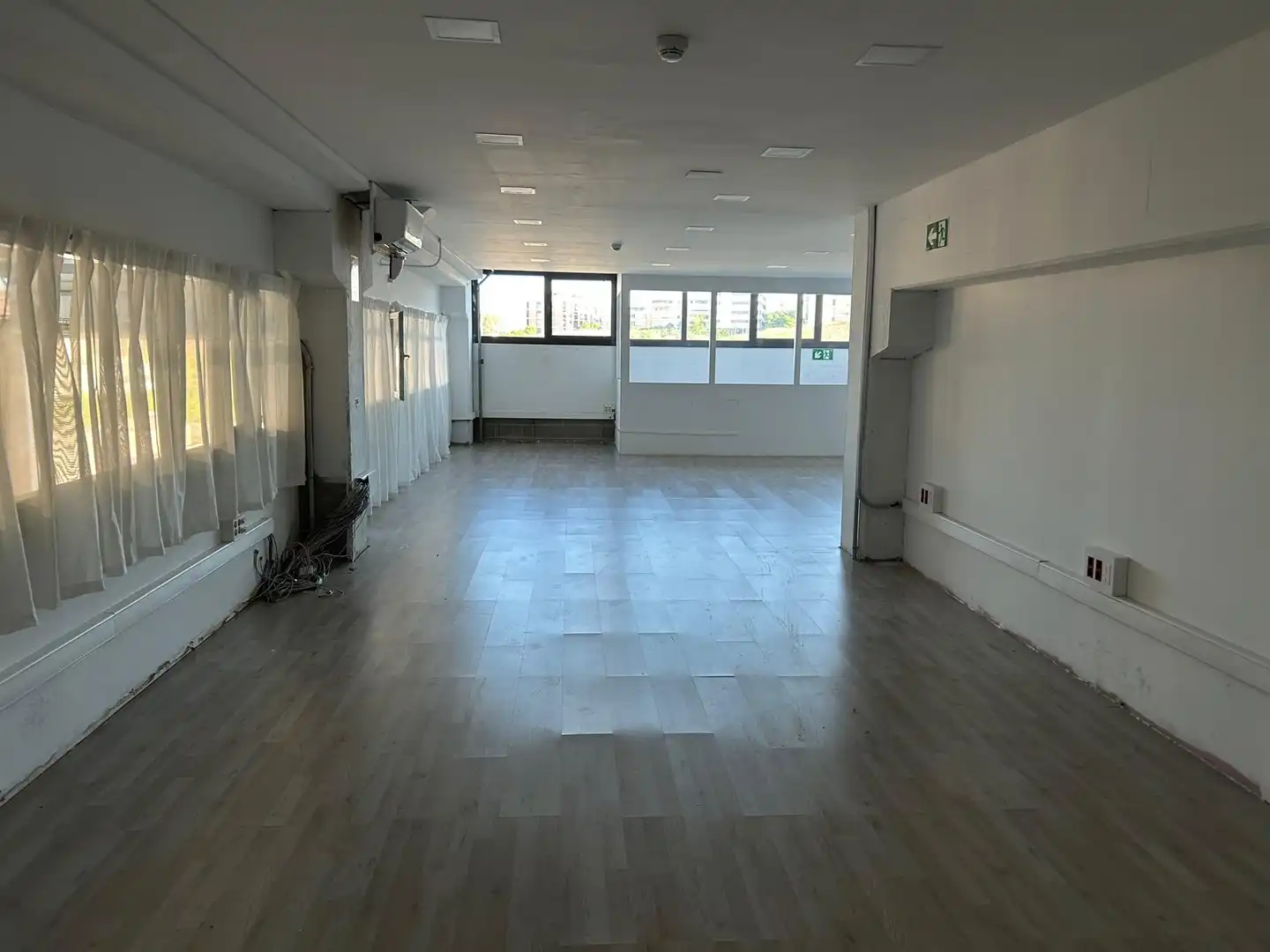 Industrial buildings for rent in Finestrelles