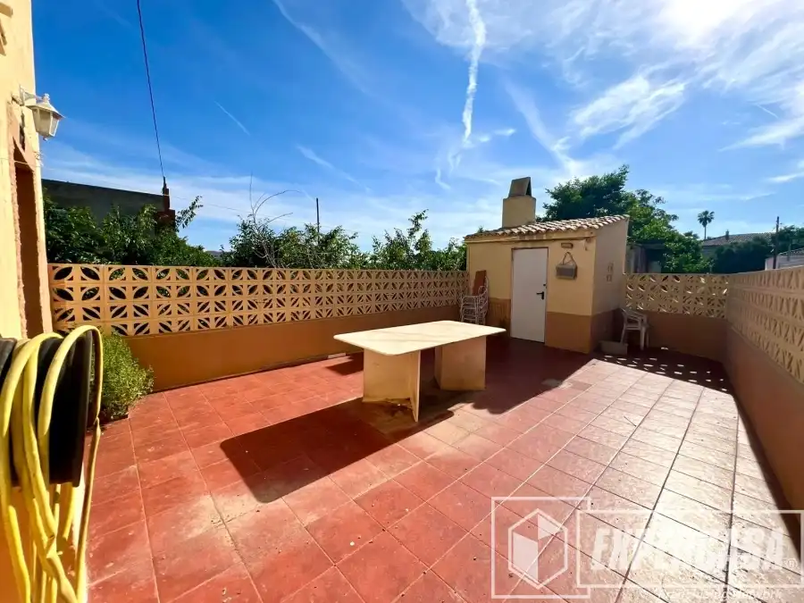 Vista exterior de Casa o chalet en venta en Torrent con Terraza