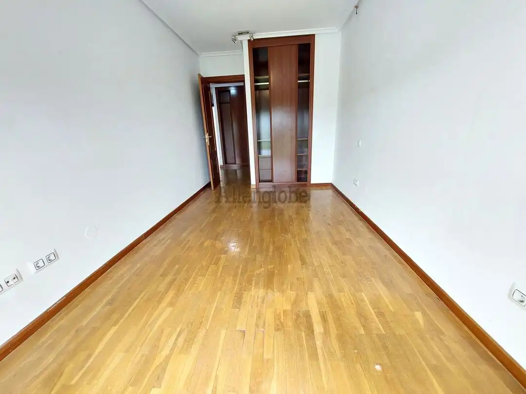Bedroom of Flat for rent in Oviedo   with Heating, Storage room and Oven