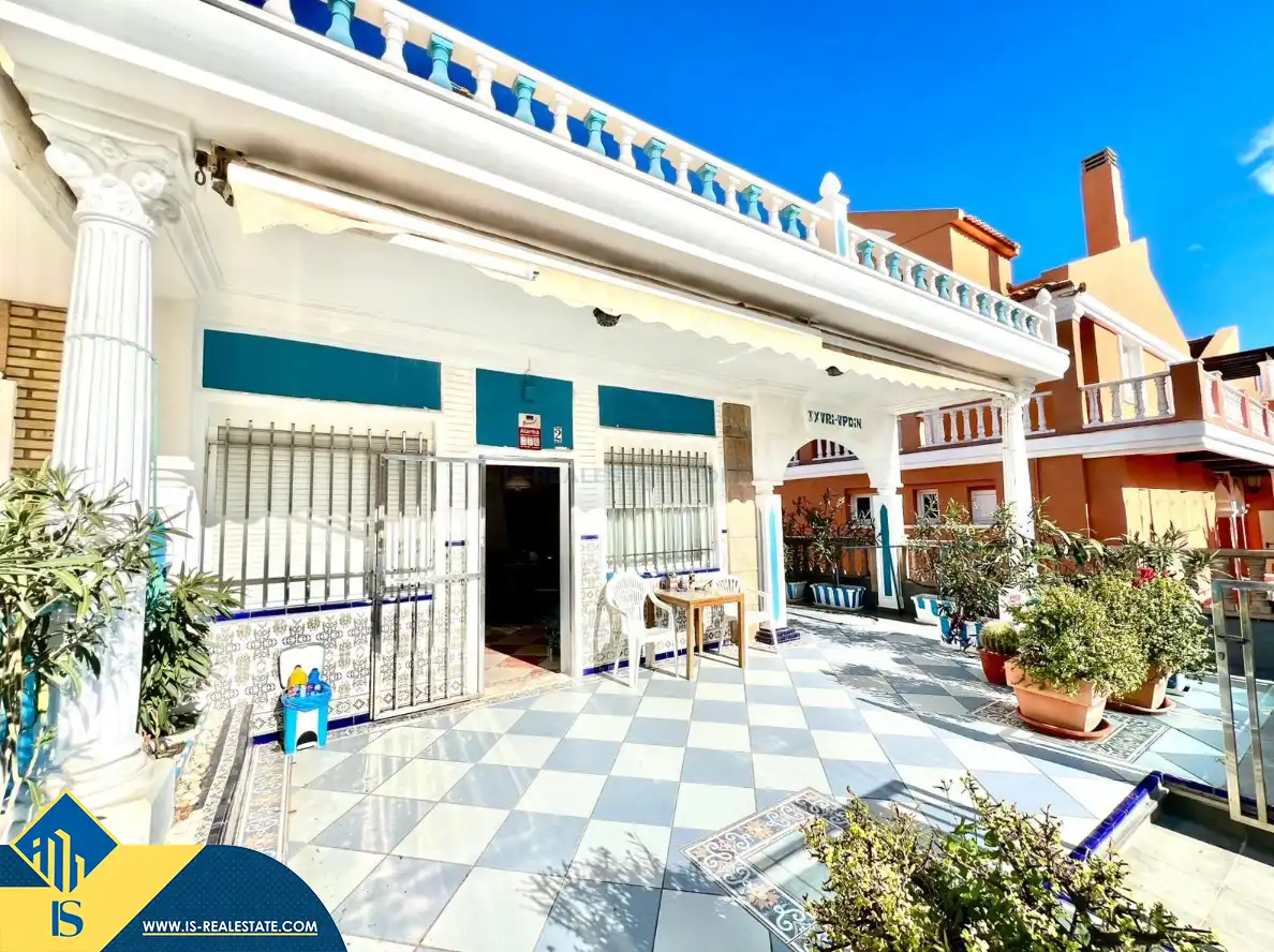 Maison mitoyenne à vendre à La Mata