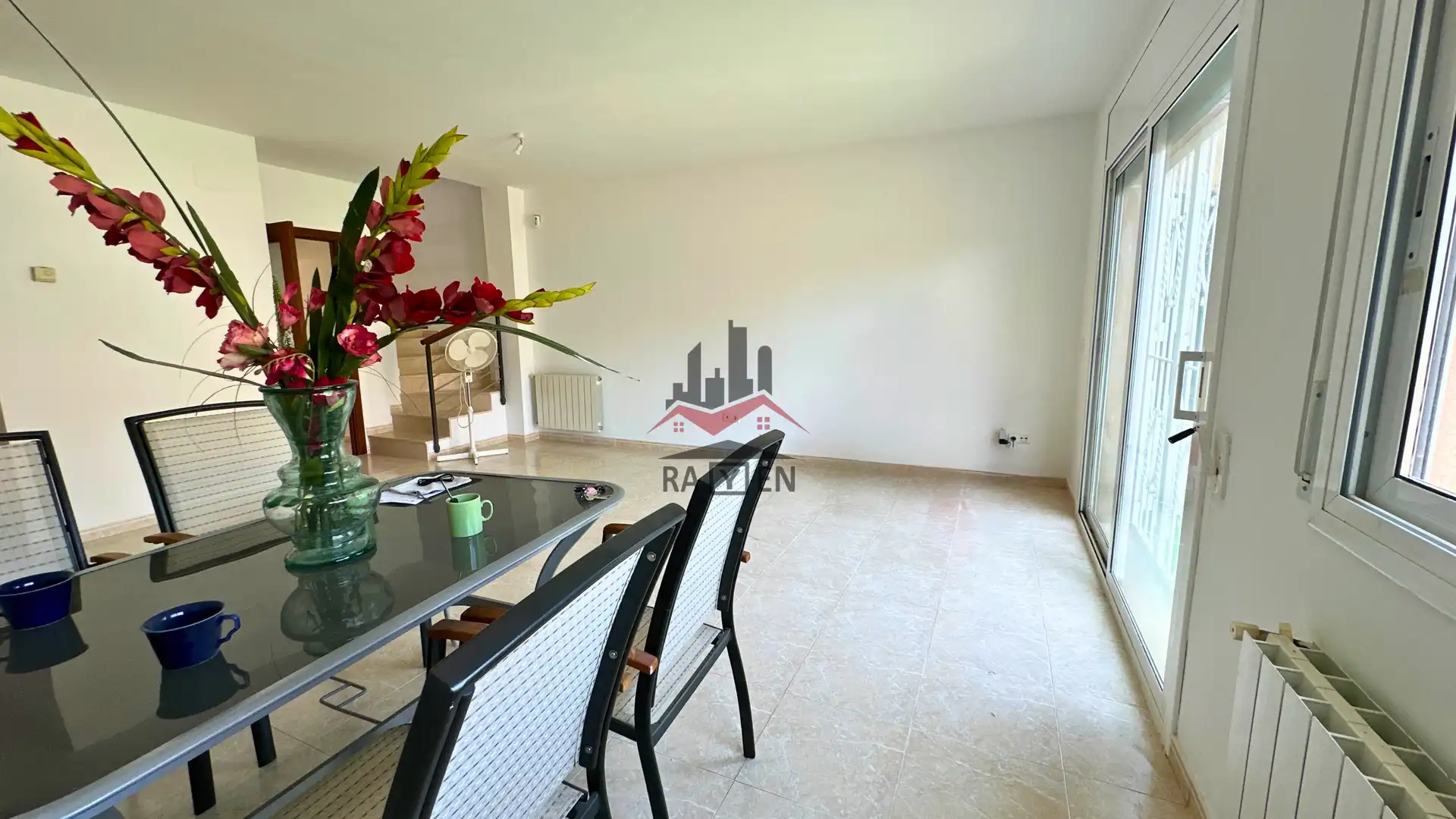 Houses for sale in del Poeta Apel·les Mestres, Poble Nou - Olivar Gran