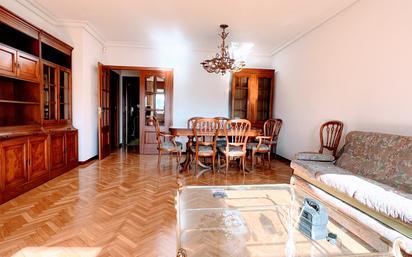 Dining room of Flat to rent in  Madrid Capital  with Air Conditioner, Heating and Parquet flooring