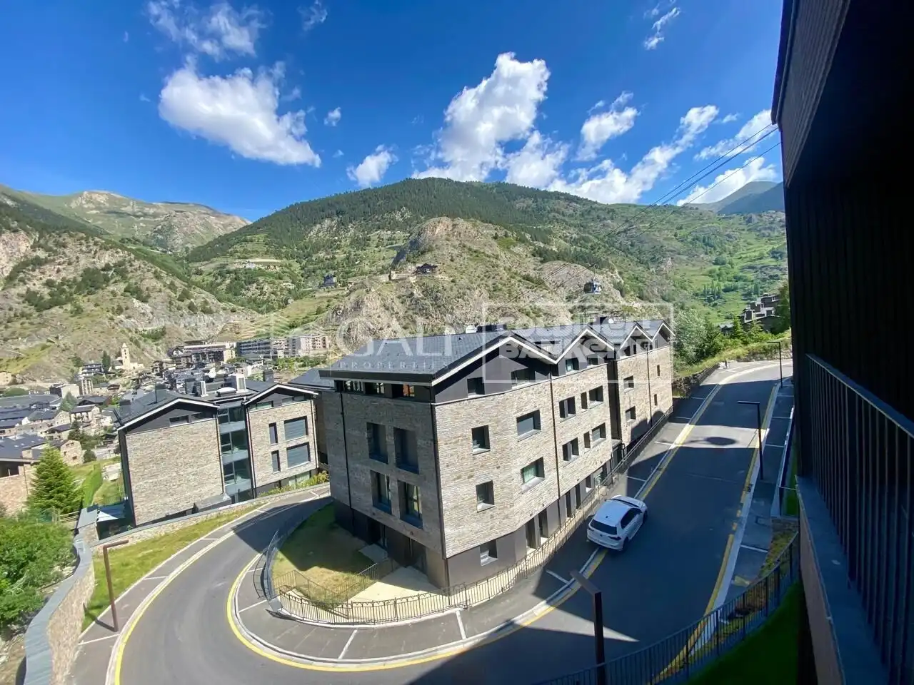 Vista exterior de Pis de lloguer en Canillo amb Calefacció, Jardí privat i Terrassa
