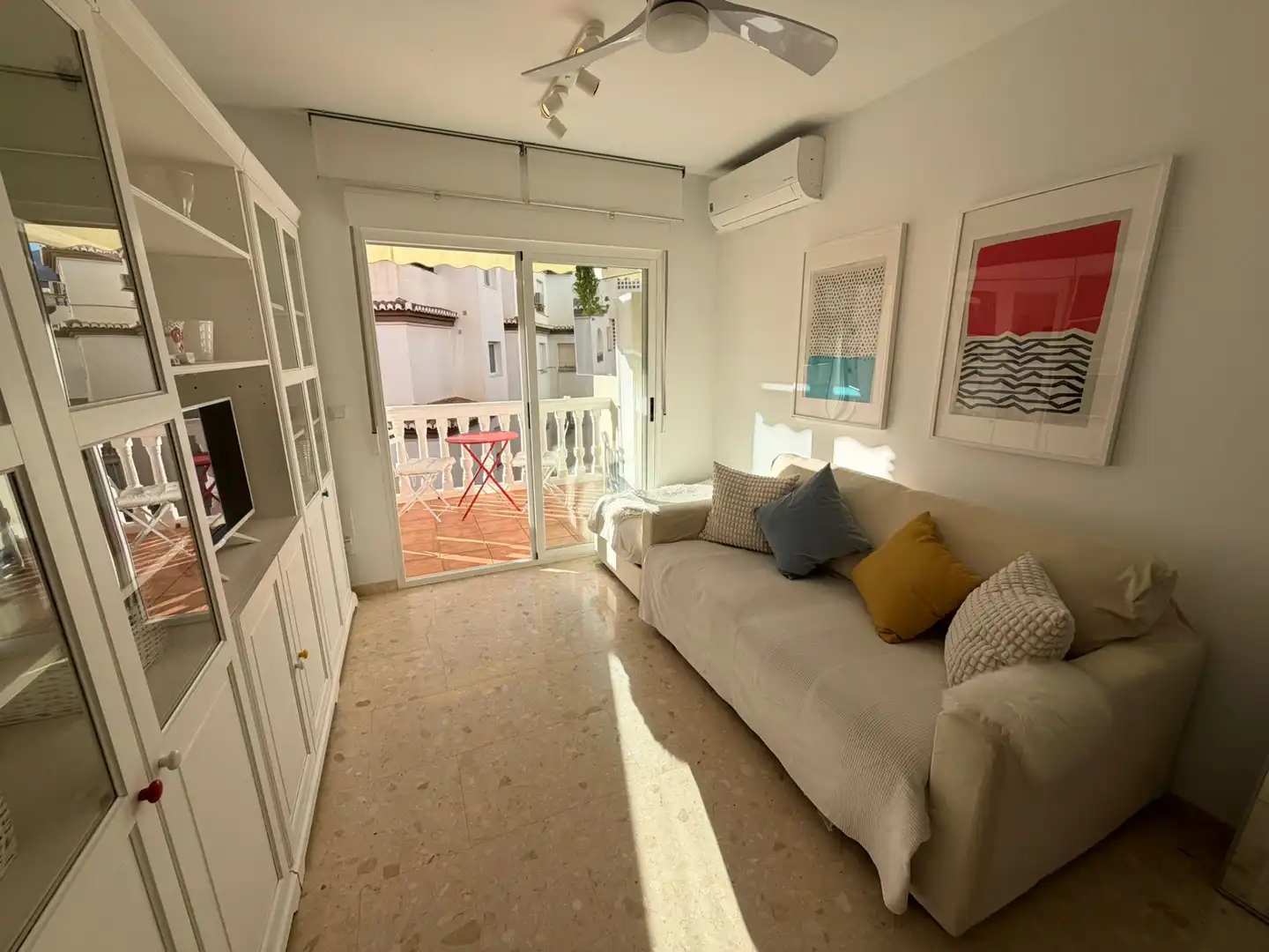 Flat for rent in Calle Alhambra, 19, La Herradura centro
