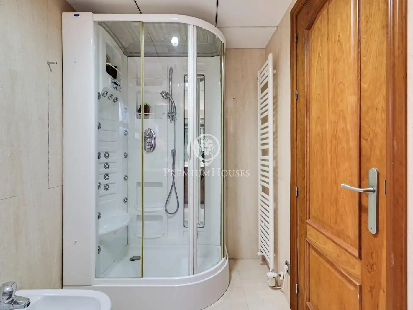 Bathroom of Houses for sale in Olesa de Montserrat  with Air Conditioner, Private garden and Terrace