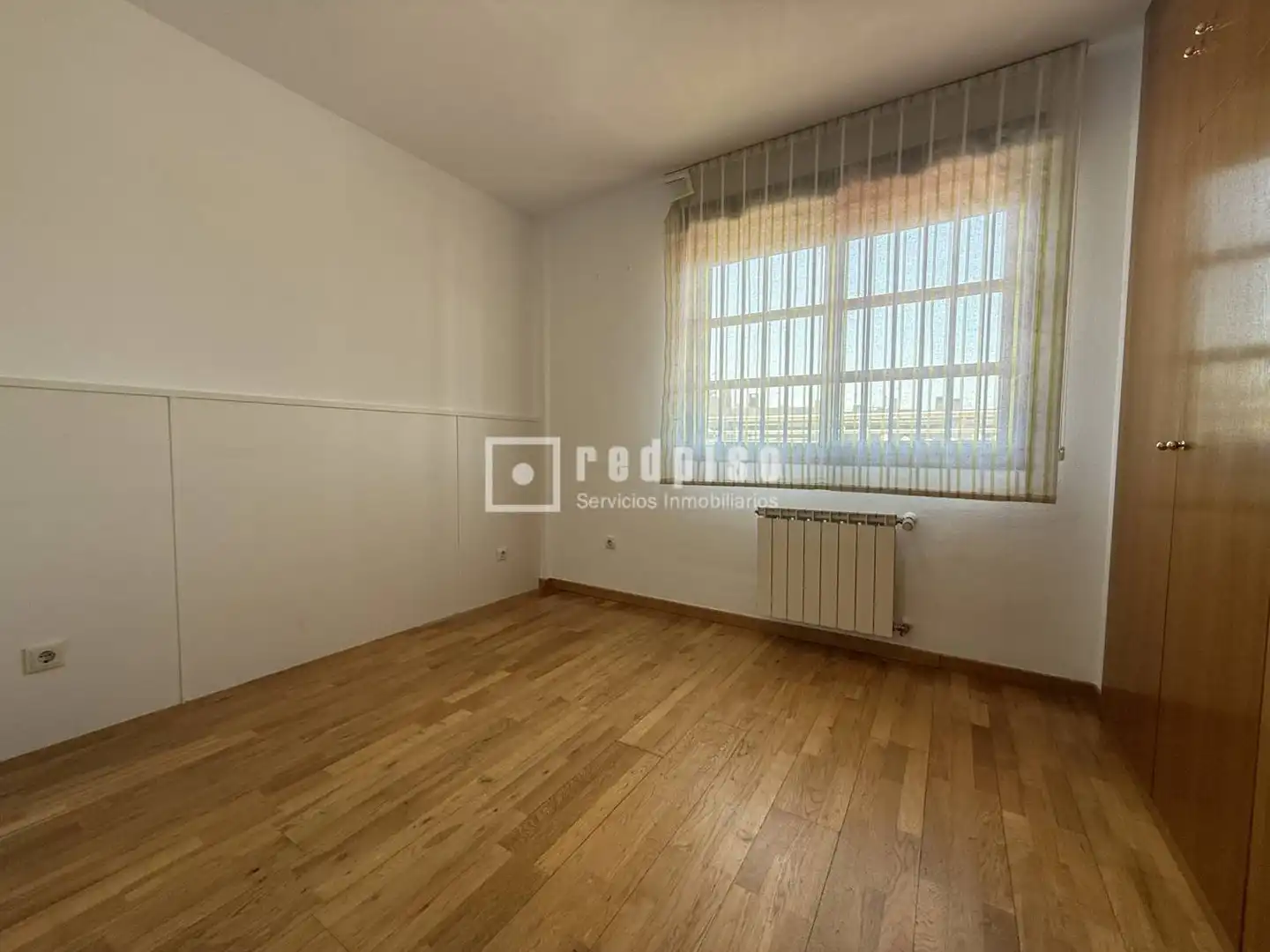 Habitación de Ático de alquiler en Madrid con Aire acondicionado, Calefacción y Jardín privado
