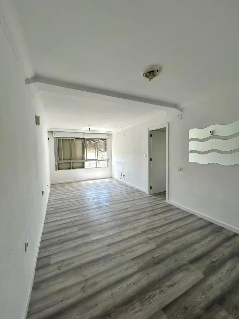 Bedroom of Flat for sale in Sevilla  with Air Conditioner