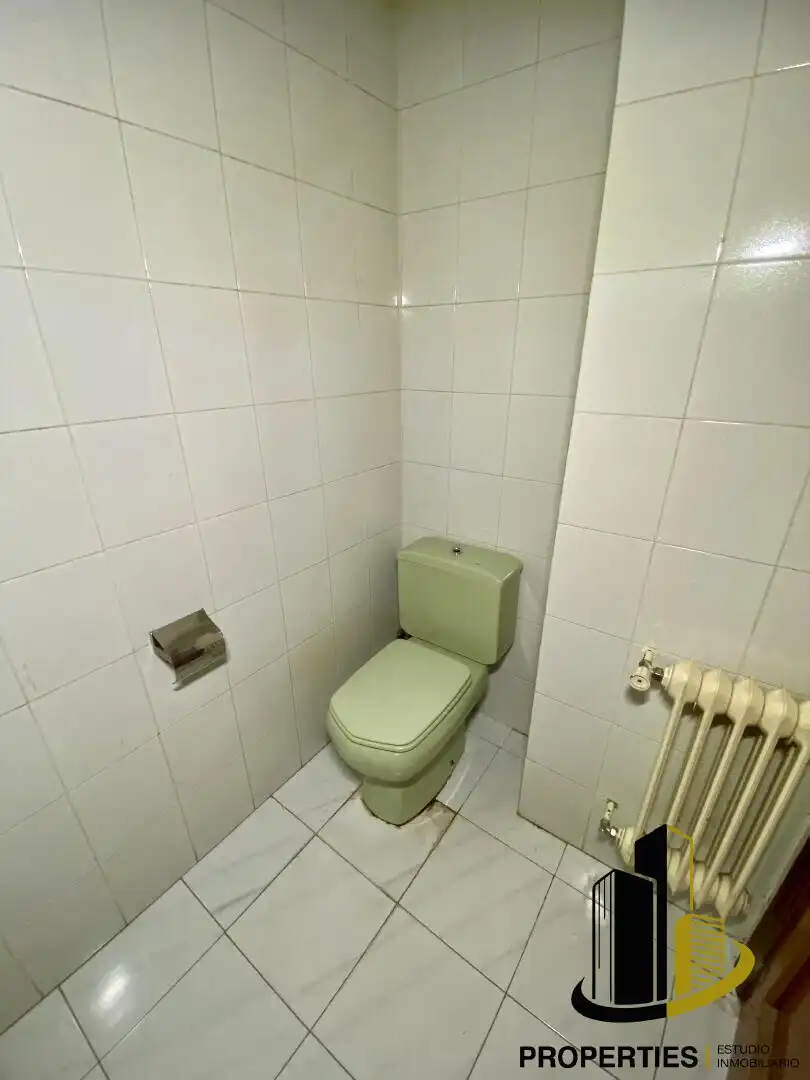 Bathroom of Flat for sale in Guijuelo