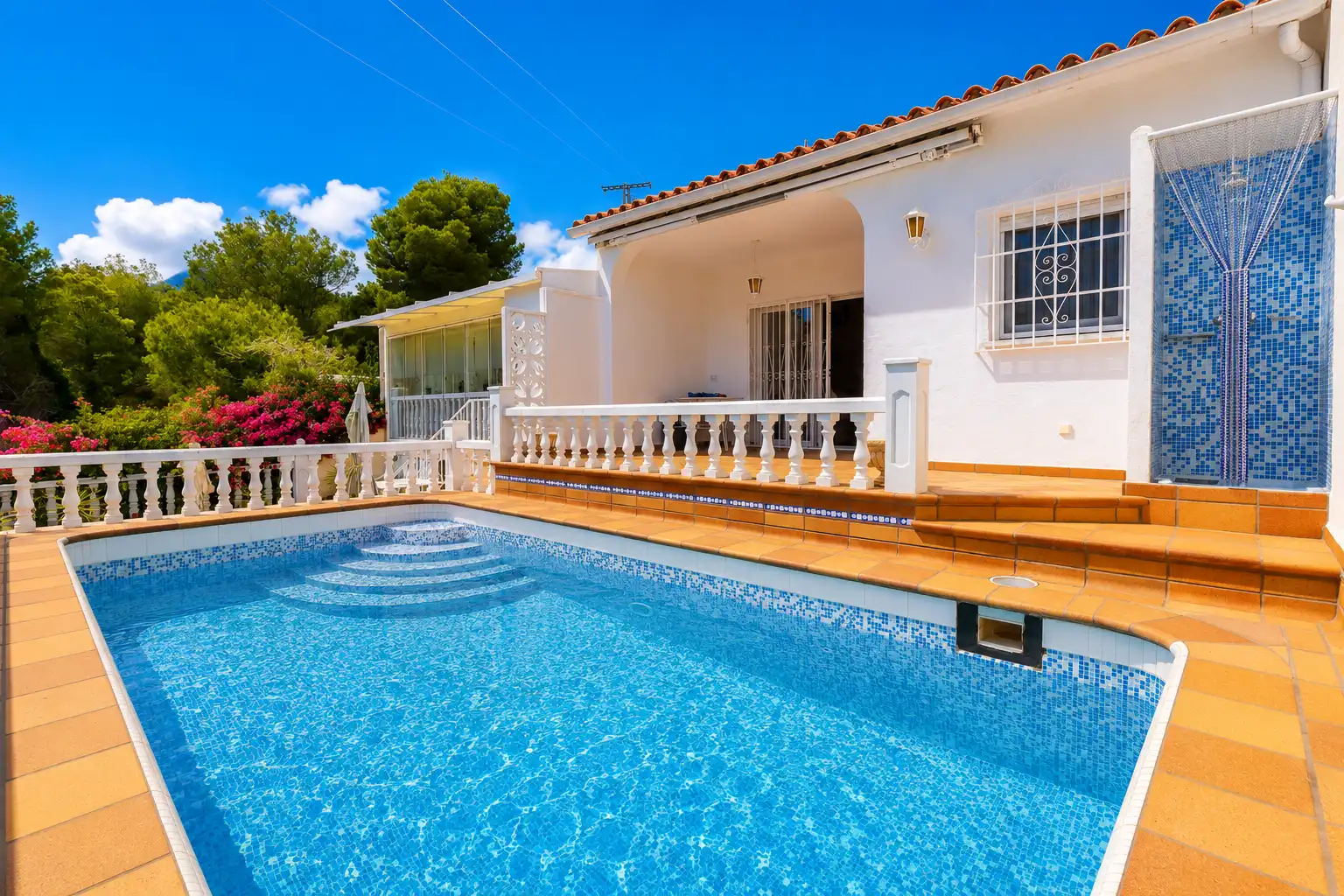 Piscina de Casa o chalet en venta en La Nucia con Amueblado