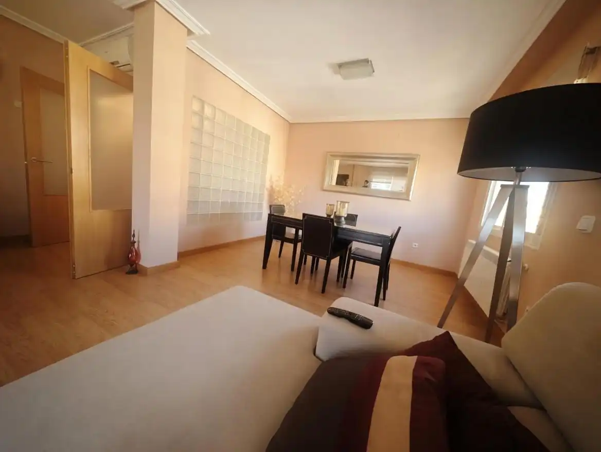 Sala de estar de Piso en venta en Plasencia con Aire acondicionado, Terraza y Amueblado