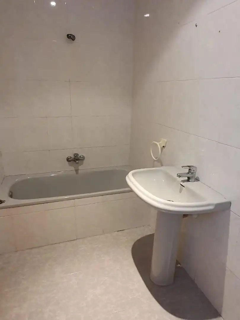 Bany de Pis en venda en Riba-roja de Túria amb Terrassa