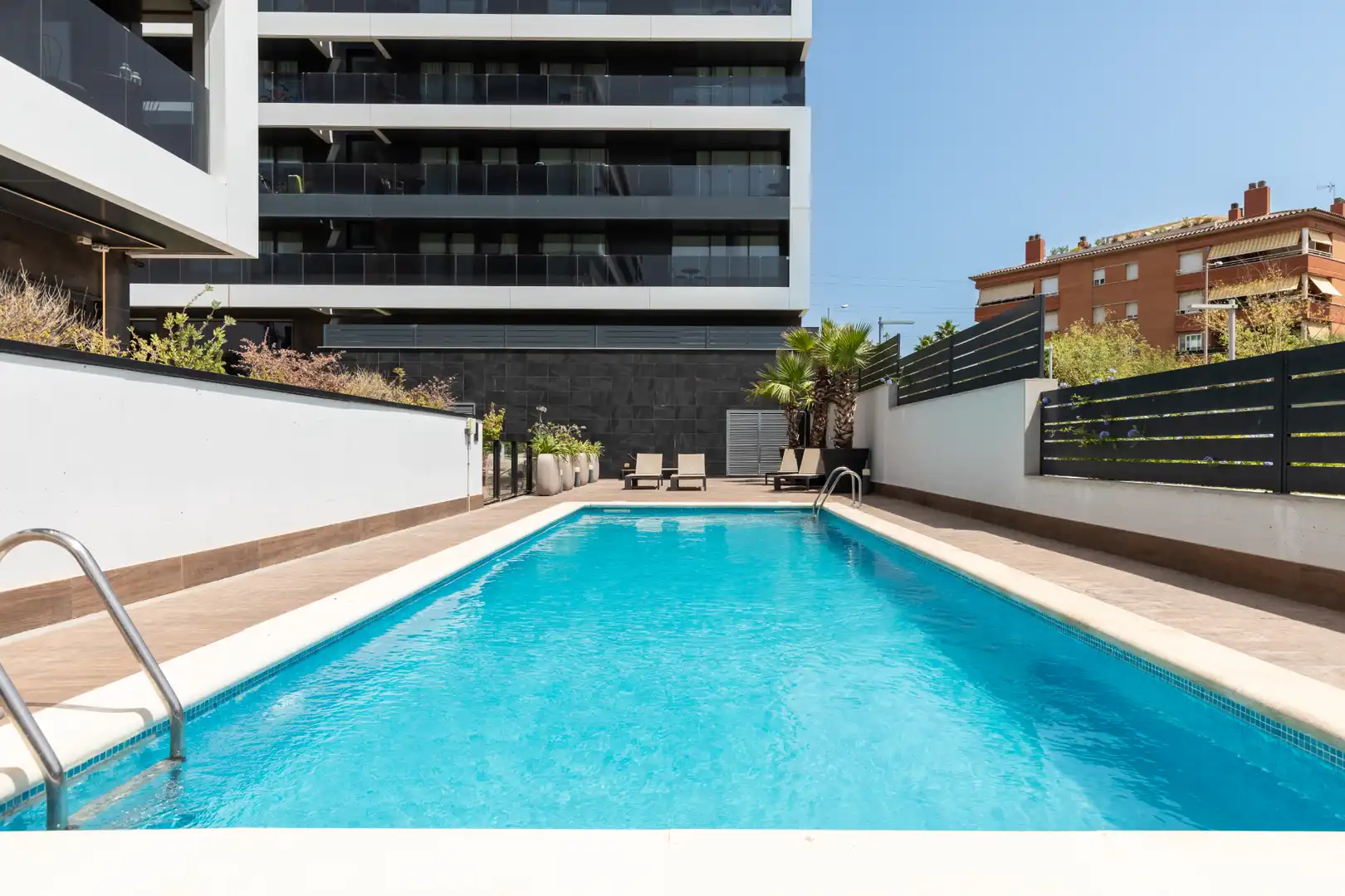 Piscina de Piso en venta en Sant Just Desvern con Terraza y Piscina comunitaria
