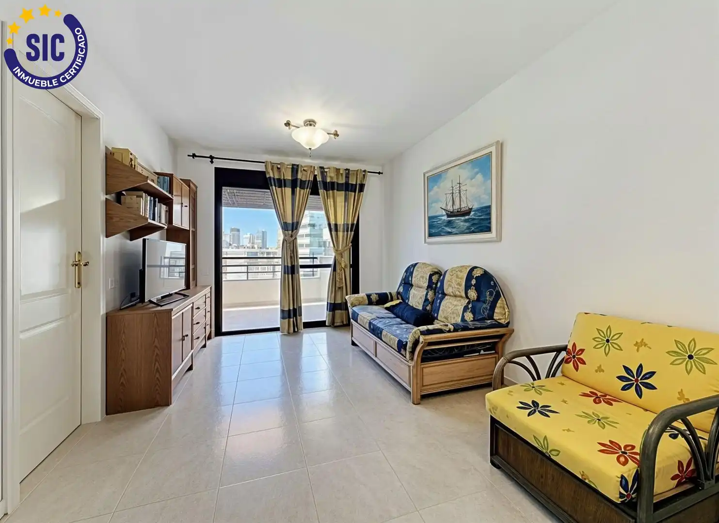 Sala d'estar de Apartament en venda en Calpe / Calp amb Calefacció, Terrassa i Piscina comunitària