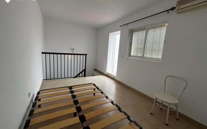 Schlafzimmer von Maisonette zum verkauf in Carmona mit Klimaanlage, Terrasse und Balkon