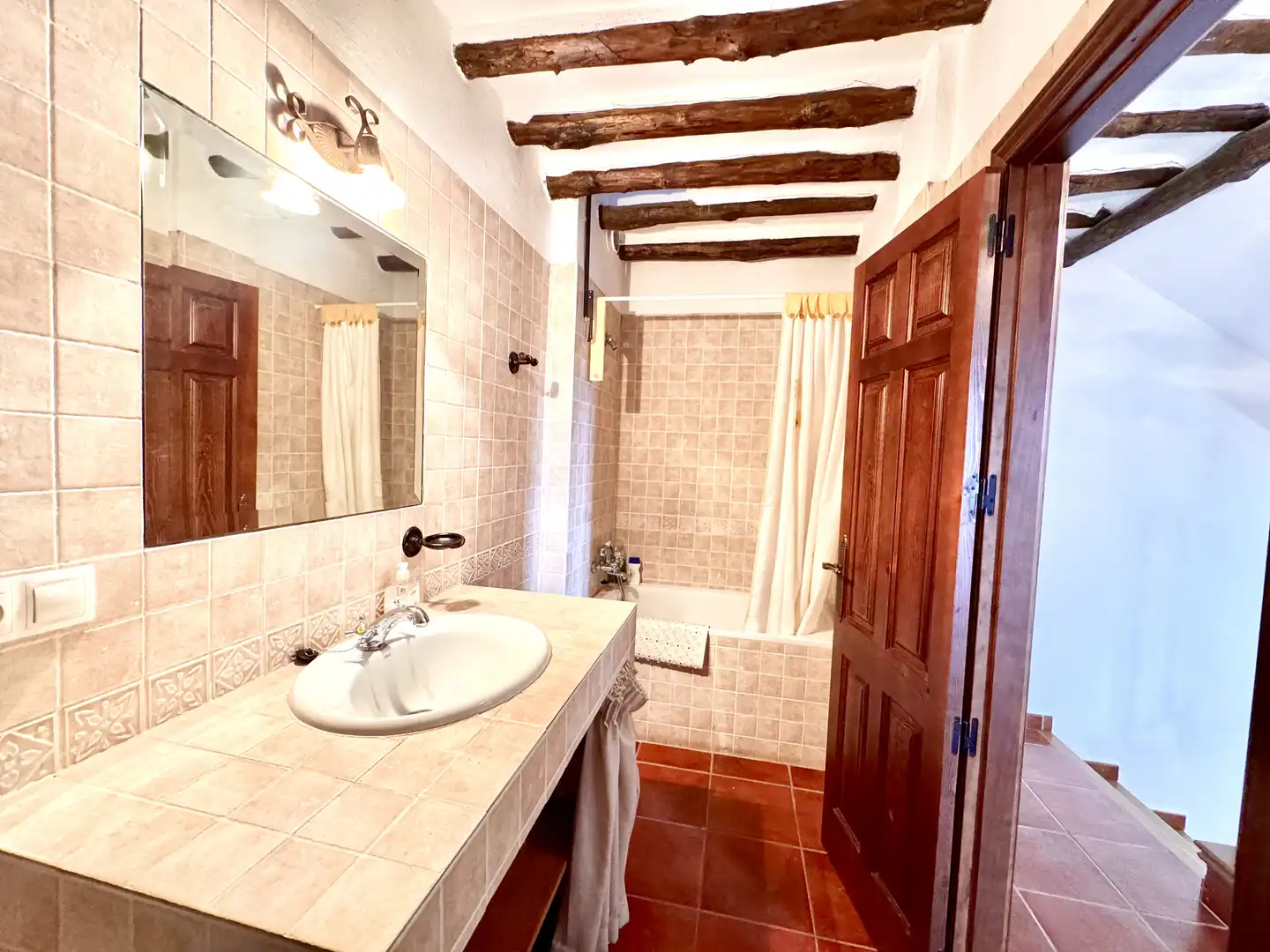 Bathroom of Buildings for sale in Juviles  with Alarm