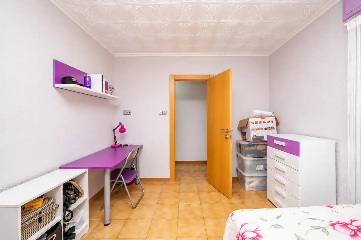 Dormitori de Pis en venda en Elche / Elx amb Calefacció, Terrassa i Moblat