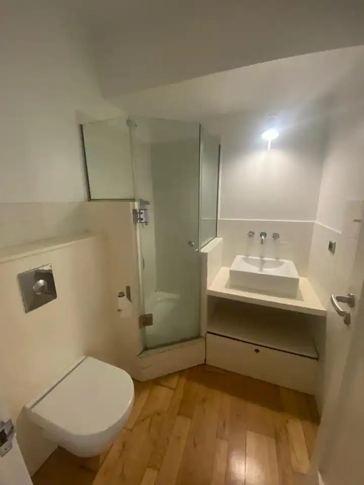 Bathroom of Flat for sale in Santiago de Compostela   with Heating