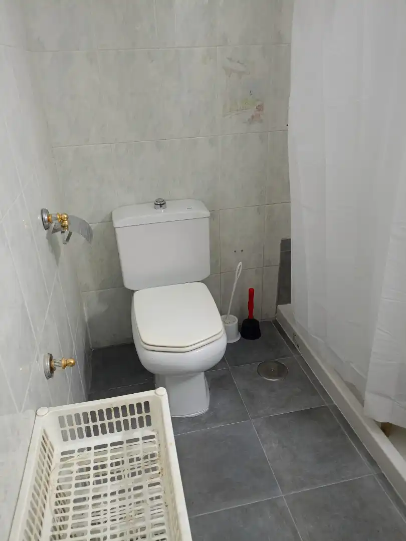 Bany de Pis de lloguer en Córdoba amb Aire condicionat, Calefacció i Terrassa