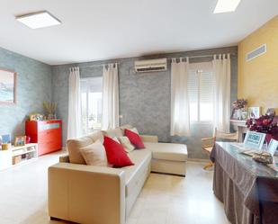 Sala d'estar de Casa adosada en venda en  Córdoba Capital amb Aire condicionat, Calefacció i Terrassa