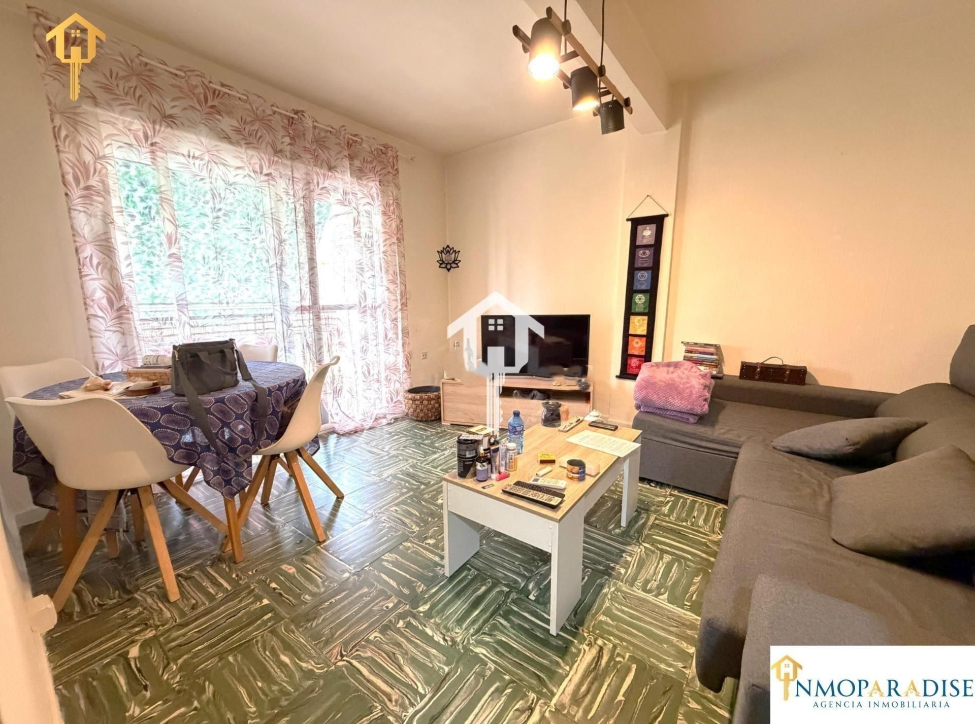 Sala d'estar de Pis en venda en Alicante / Alacant amb Aire condicionat i Moblat