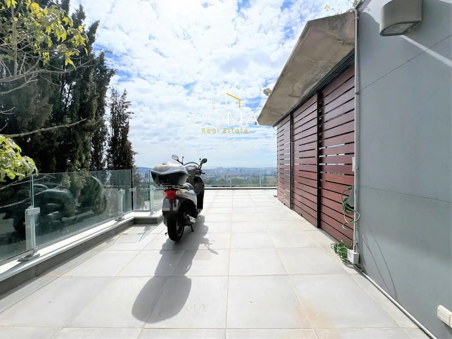 Vista exterior de Casa o chalet en venta en Barcelona con Aire acondicionado, Calefacción y Jardín privado