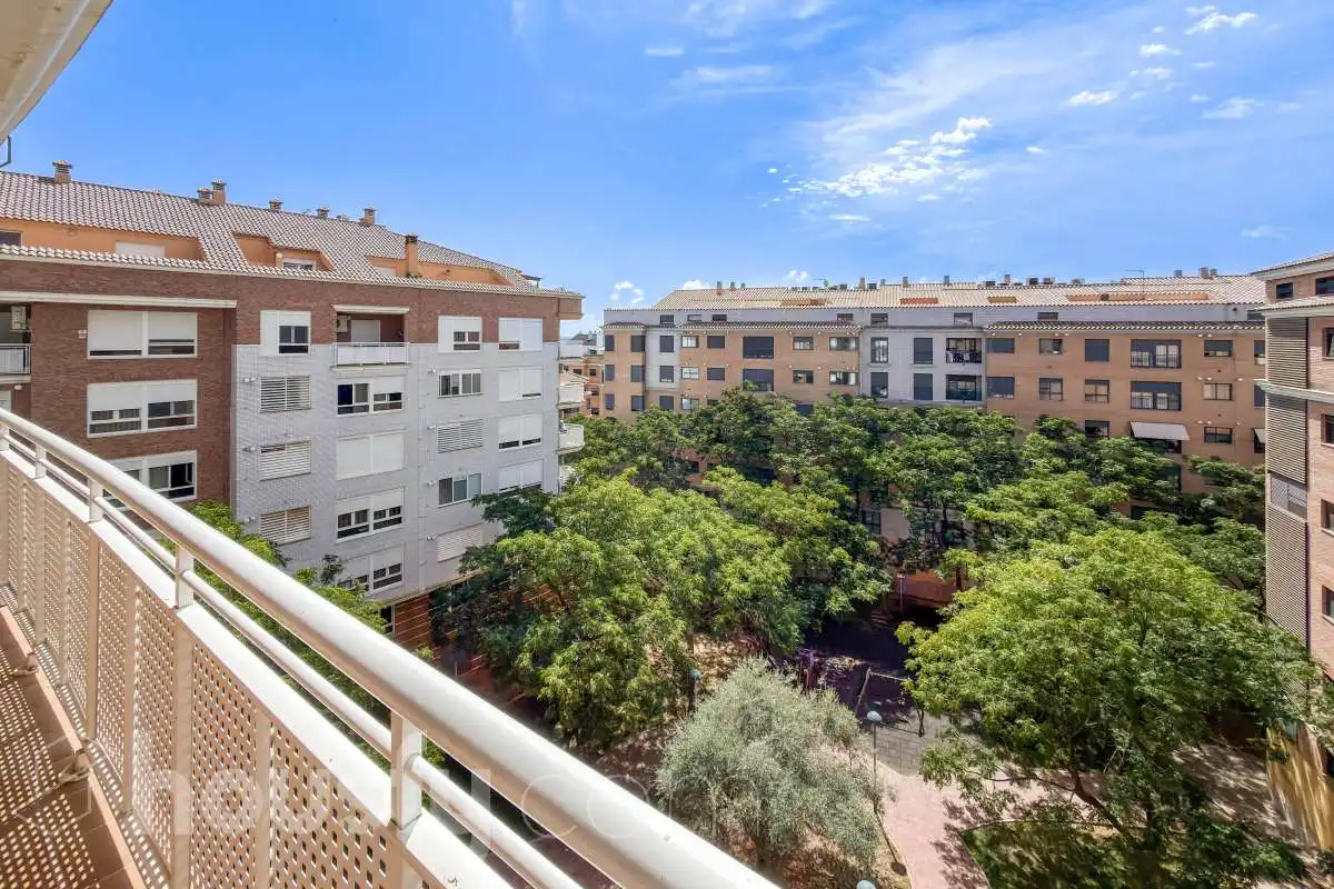 Vista exterior de Ático en venta en Vila-real con Aire acondicionado, Calefacción y Terraza