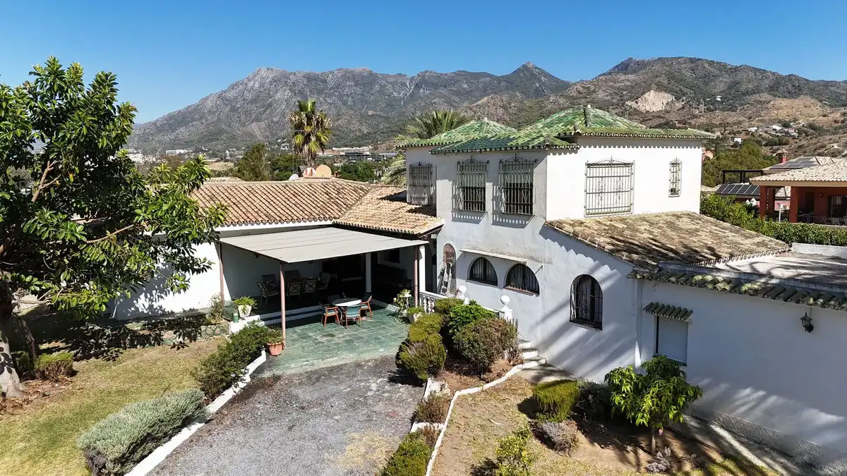 Vista exterior de Casa o chalet en venta en Marbella con Jardín privado, Terraza y Trastero