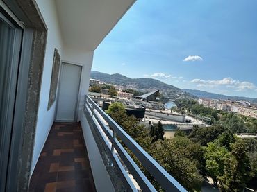 Appartement avec balcon à louer à Rúa Sáenz Díez