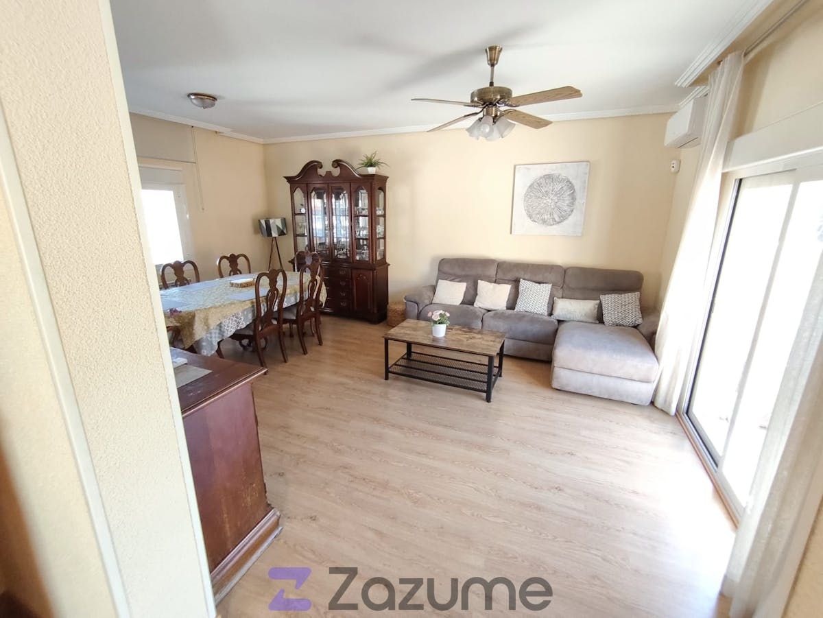 Sala de estar de Piso para compartir en Rivas-Vaciamadrid con Aire acondicionado, Jardín privado y Terraza