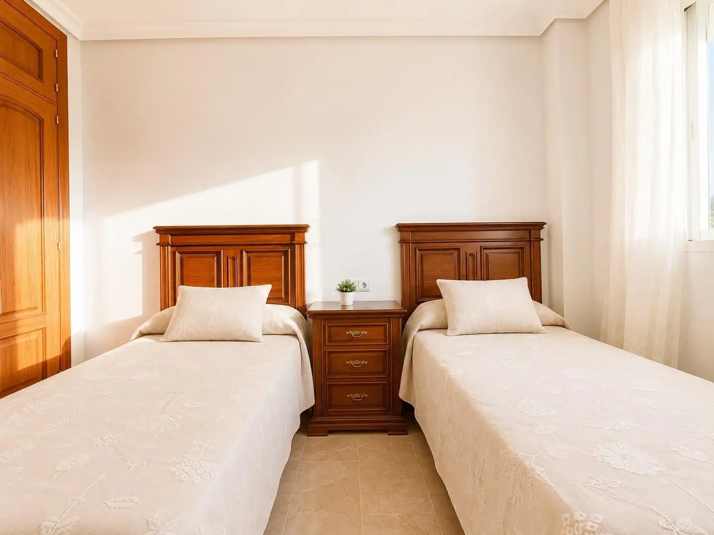 Schlafzimmer von Wohnung zum Verkauf in Córdoba mit Heizung, Privatgarten und Terrasse