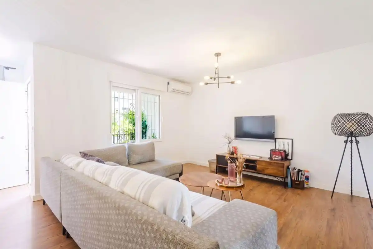 Casa a schiera con terrazza in vendita a Calle Debussy, imagen 3